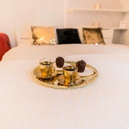 Goldeneye Center Apartment *