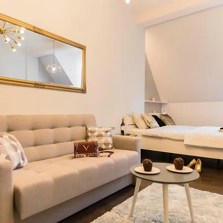 Apartment Goldeneye Center *