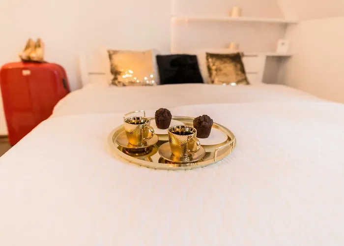 Goldeneye Center Apartament *