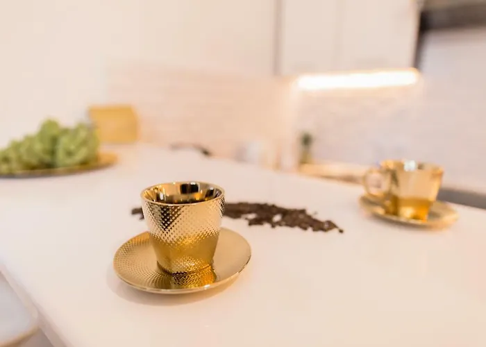 Goldeneye Center Apartament *